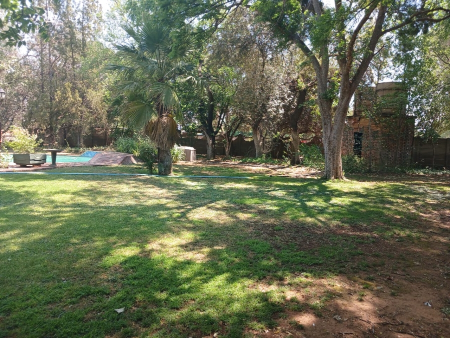 5 Bedroom Property for Sale in Wilkoppies North West